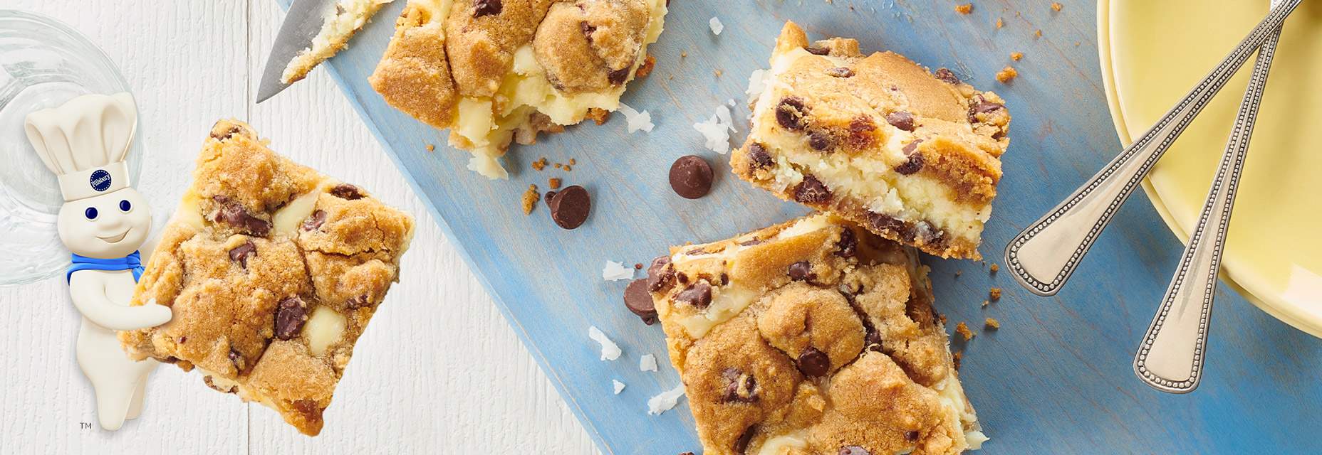 Dessert bars with cream cheese and chocolate chips